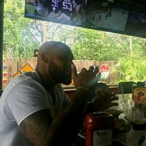 Meet your Posher, Lawrence